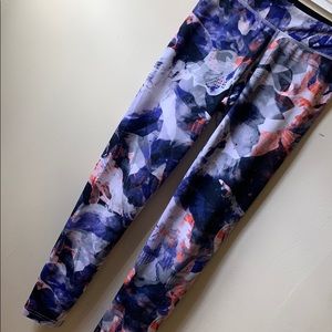 Adidas Leggings - Super soft & Fun pattern